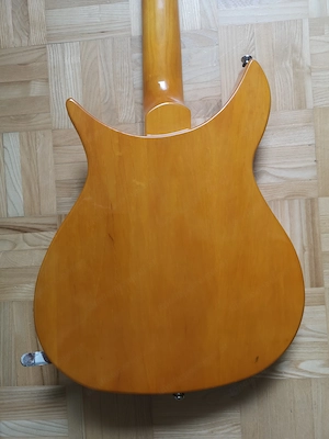 Nachbau 325 v59 Gitarre Bild 4