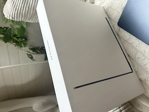 Mac Book Air 15 16GB 256 Bild 2