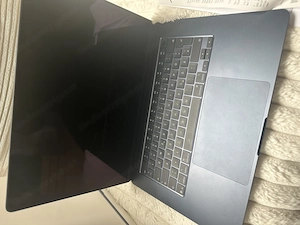 Mac Book Air 15 16GB 256 Bild 4