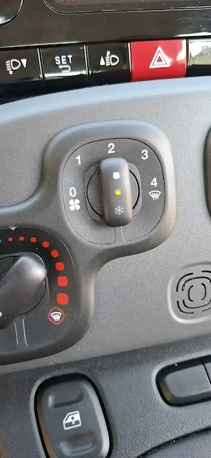 Fiat Panda 1.2 EasyJet, Benzin mit 69 PS  Bild 6