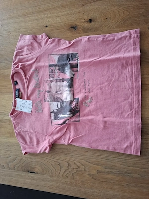 verschiedene T-Shirts Gr. 98 104 Bild 3