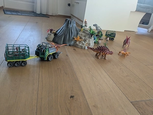 Playmobil Dinosortiment inkl. Vulkan und Fahrzeug Bild 2