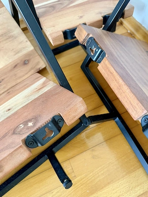 Wandregal Set in Holz u schwarzem Metall Bild 3