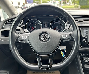 VW Touran 1.6 TDI Comfortline BMT *Kamera *AHK *NAVI *SHZ Bild 8