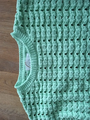 Kurzer Pullover Gr. 152 Bild 2