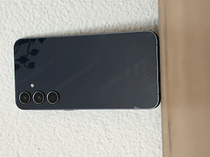 Samsung A 55 5G mit Hülle Bild 2