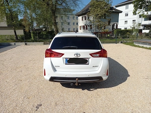 Toyota Auris TS 1,6 Valvematic Lounge Kombi   Family Van Bild 7
