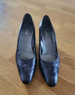 Schöne Schuhe schwarz glänzend Bild 3