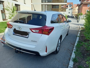 Toyota Auris TS 1,6 Valvematic Lounge Kombi   Family Van Bild 8