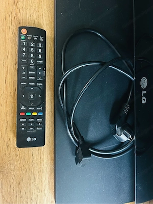 LG 60 Zoll Plasma Fernseher Full HD funktioniert einwandfrei Bild 3