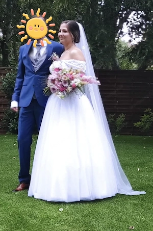 Brautkleid mit Schleier und Unterrock Bild 2