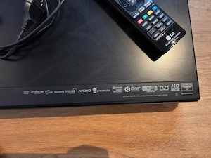 LG Sat-Reciever mit Blu-ray Player & 3D HD-Recorder mit 1TB HDD Bild 3