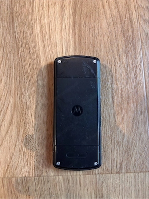 Motorola Motofone F3 - Ultraflaches Retro-Handy - E-Ink Display - inkl. Ladekabel Bild 2