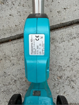 Gardena Akku-Grasschere mit Teleskopstiel und Rädern Bild 3