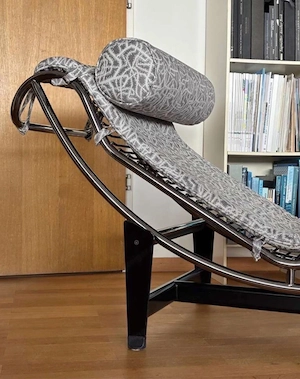 le Corbusier Replika  LC4 Liege mit Stoffentwurf Gunter Damisch Bild 3