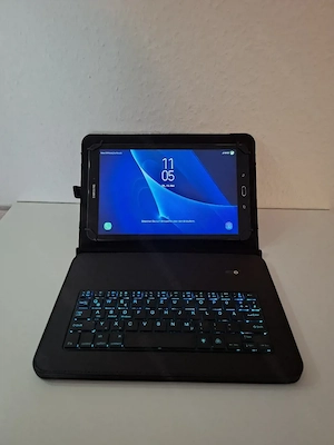 Universal Bluetooth Tastatur + Leder-Case für 9"-10" neu - original Verpackung Bild 3
