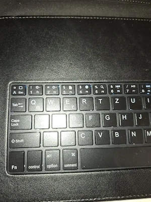 Universal Bluetooth Tastatur + Leder-Case für 9"-10" neu - original Verpackung Bild 7