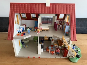 Playmobil - Einfamilienhaus mit viel Zubehör  Bild 3