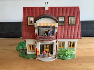 Playmobil - Einfamilienhaus mit viel Zubehör  Bild 2