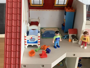 Playmobil - Einfamilienhaus mit viel Zubehör  Bild 8