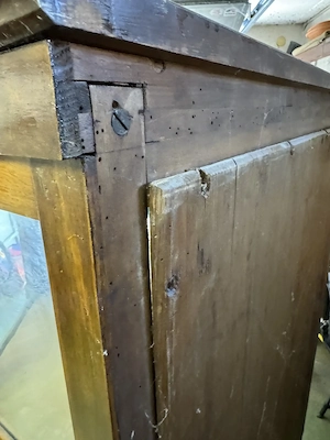 Antike Vitrine   Glasschrank aus Holz Bild 2