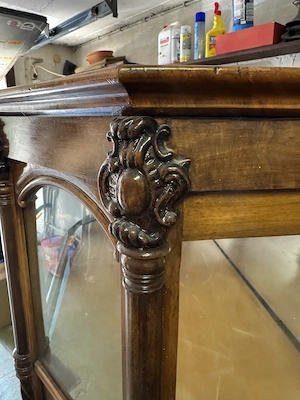 Antike Vitrine   Glasschrank aus Holz Bild 4