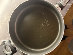 Kleine und große Pfanne zu verschenken!