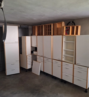 Küchenblock ohne Geräte und Abwasch Bild 3