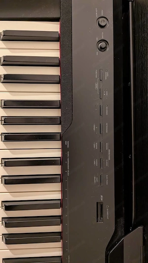 E-Piano Casio inkl. Sitzhocker zu verkaufen Bild 3