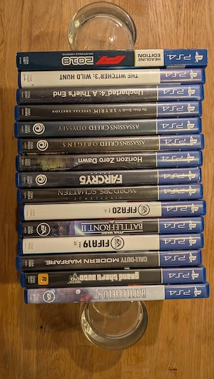PlayStation 4 Slim zu verkaufen Bild 2