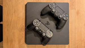 PlayStation 4 Slim zu verkaufen