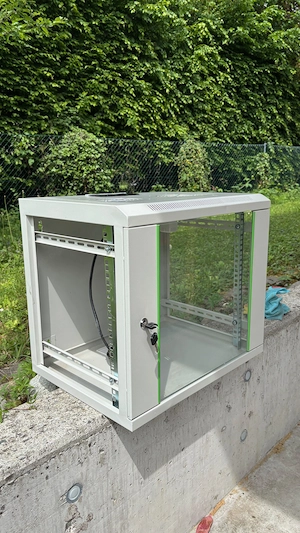 Netzwerk-Wandverteiler   Server-Rack Bild 10