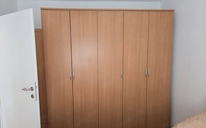 Kleiderschrank ca. 220 cm breit 