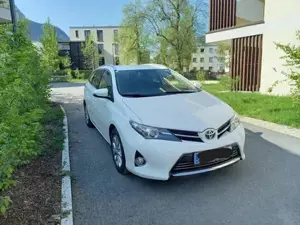 Toyota Auris Bild 2