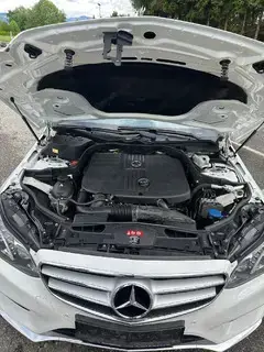 Mercedes Benz E 220 CDI Luftfahrwerk Automatik Baujahr 2013 Bild 9