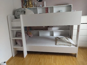 Stockbett mit viel Stauraum  Bild 2