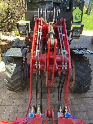Hoflader Grizzly 811 Bild 2