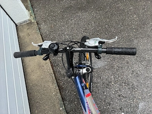 KTM Mountainbike mit neuen Reifen Bild 2