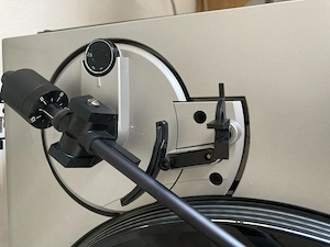 Plattenspieler von C.E.C. Mod. ST530. Direktantrieb und vollautomatisch Bild 4