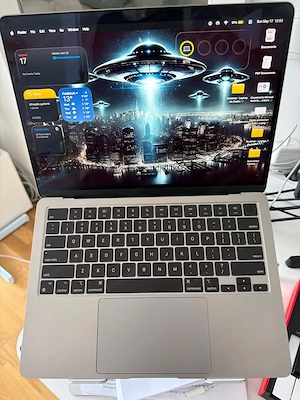 Macbook air M3 256gb 8gb Wenig gebraucht, ausgezeichneter Akku Bild 3