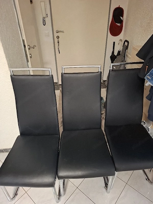 3 Stühle zu verschenken