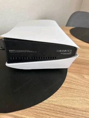 Ich verkaufe meine Sony PS5 in sehr gutem Zustand. Ich verkaufe sie zu einem festen Sonderpreis   ei Bild 3