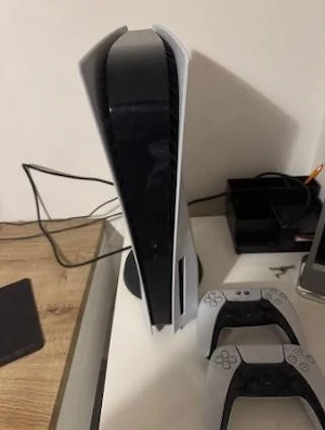 Ich verkaufe meine Sony PS5 in sehr gutem Zustand. Ich verkaufe sie zu einem festen Sonderpreis   ei