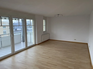Geräumige Wohnung mit Garage, Stellplatz und Balkon in zentraler Lage in Hohenems Bild 2