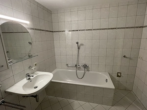 Geräumige Wohnung mit Garage, Stellplatz und Balkon in zentraler Lage in Hohenems Bild 6