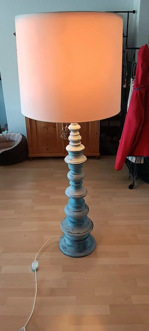 verkaufe schöne Stehlampe Bild 2