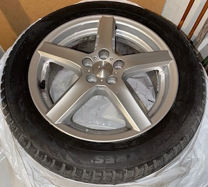 Winterreifen mit Felgen, Toyota Yaris Bild 4