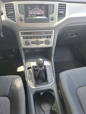 VW Golf sportsvan 1.6 tdi 110 ps Bild 8
