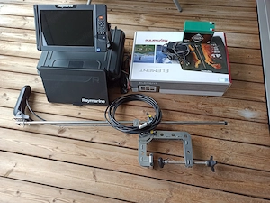 Echolot Raymarine 12 + Hv-100 Geber + Geberstange+ Koffer 