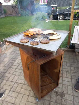 Holzkohlegrill Bild 4